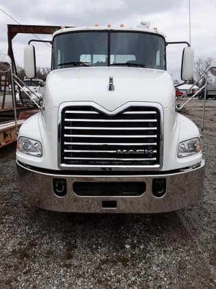 2018 Mack CXU613 Daycab 6